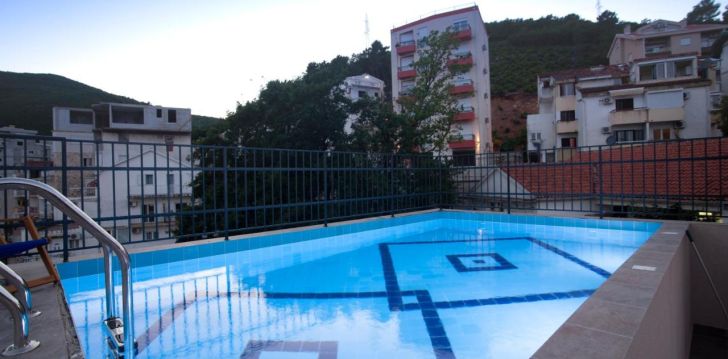 Planuoji kelionę į Juodkalnija? apsistokite 4 viešbutyje HOTEL TWELVE.