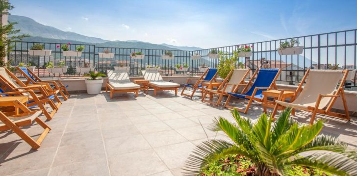 Apsistokite HOTEL TWELVE viešbutyje už gerą kainą. 