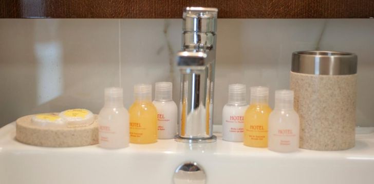Rinkitės viešbutį HOTEL TWELVE kelionei į Juodkalnija