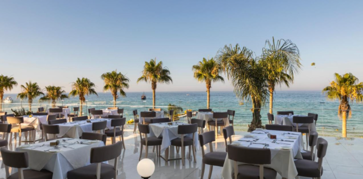 viešbutis CONSTANTINOS THE GREAT BEACH HOTEL įsikūręs Kipras.