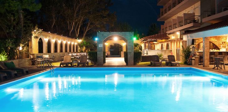 apsistokite STEFANIA BEACH RESORT viešbutyje už gerą kainą. 