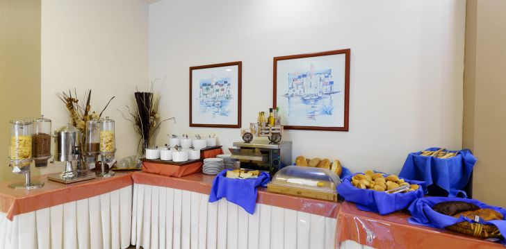 nepraleisk progos pailsėti už gerą kainą - viešbutyje STEFANIA BEACH RESORT