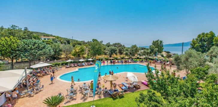 Apsistokite EVIA RIVIERA RESORT viešbutyje už gerą kainą.