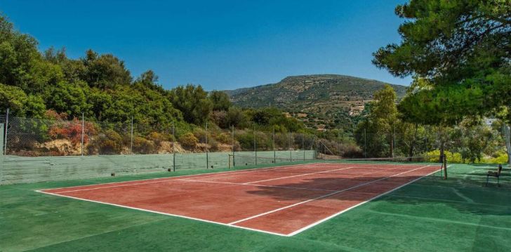 Tavo atostogos prasideda viešbutyje EVIA RIVIERA RESORT
