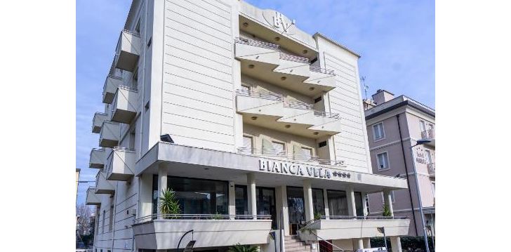 apsistokite BIANCA VELA viešbutyje už gerą kainą.