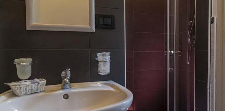 viešbutis ZURIGO įsikūręs Italija. 