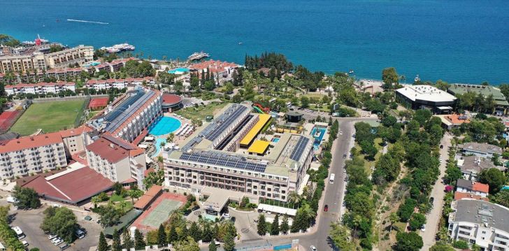 apsistokite CRYSTAL DELUXE RESORT & SPA viešbutyje už gerą kainą. 