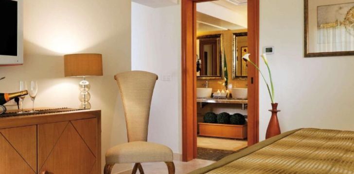 apgyvendinimas 5* MOVENPICK RESORT & MARINE SPA