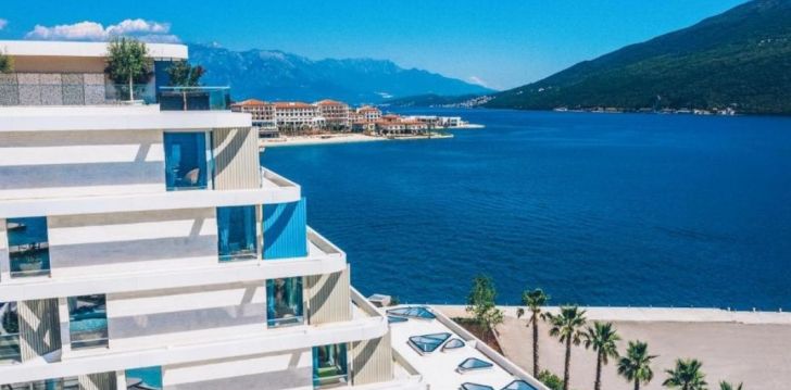 Apsistokite CARINE HOTEL KUMBOR viešbutyje už gerą kainą.