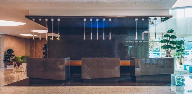 Viešbutis CARINE HOTEL KUMBOR įsikūręs Juodkalnija.