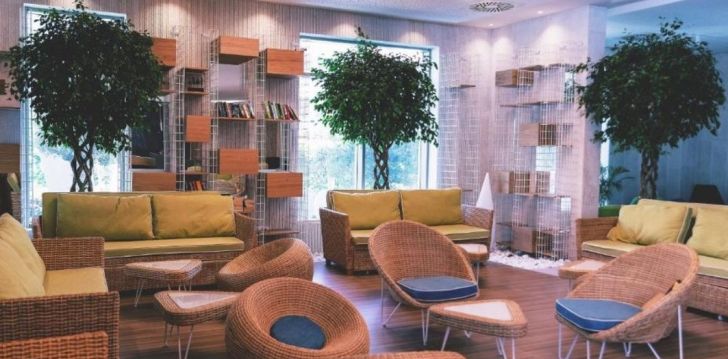 CARINE HOTEL KUMBOR - klientų vertinamas, kaip geras kainos ir kokybės santykis.