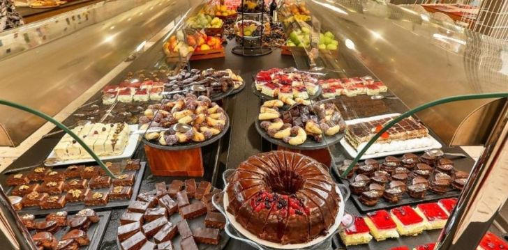 Planuoji kelionę į Juodkalnija? apsistokite 4 viešbutyje CARINE HOTEL KUMBOR. 