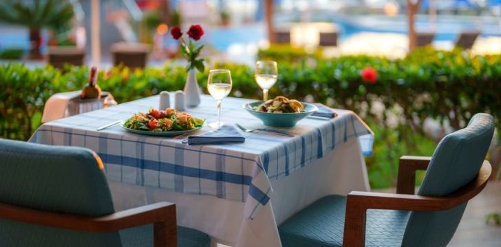 rinkitės viešbutį ATRIUM PLATINUM LUXURY RESORT HOTEL & SPA kelionei į Graikija