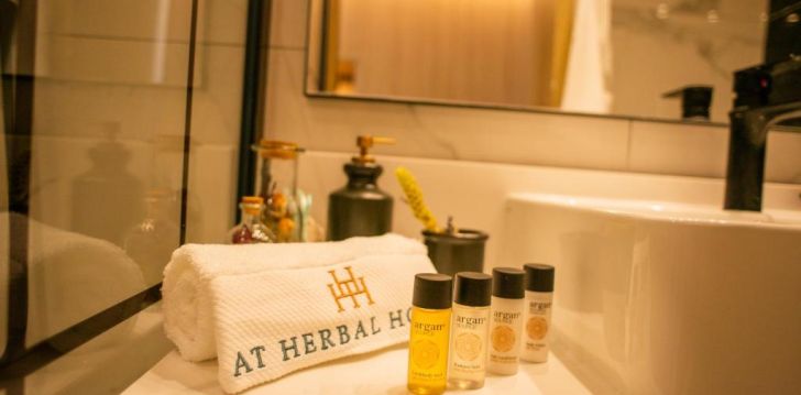 Viešbutis AT HERBAL BOUTIQUE HOTEL & SPA įsikūręs Kipras. 