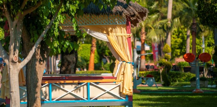 nepraleisk progos pailsėti už gerą kainą - viešbutyje LONICERA RESORT & SPA