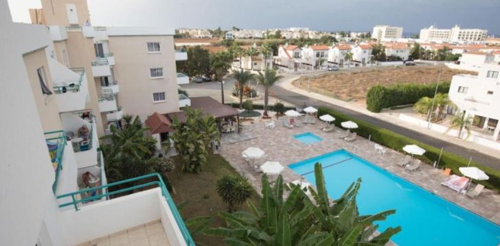 Planuoji kelionę į Kipras? apsistokite 3 viešbutyje DEBBIE XENIA HOTEL APARTMENTS.