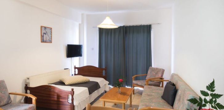 Tavęs laukia poilsis Kipras įsikūrusiame DEBBIE XENIA HOTEL APARTMENTS