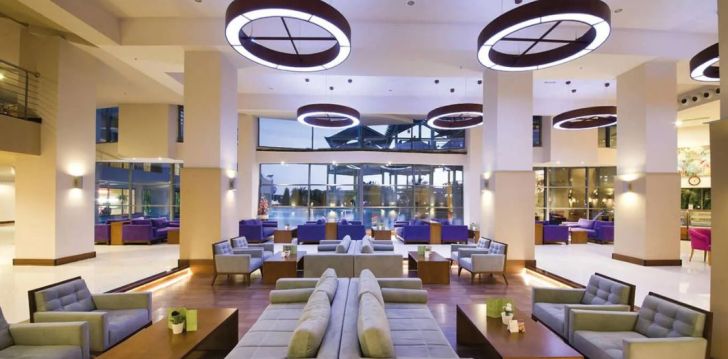 rinkitės viešbutį LIMAK LARA DELUXE HOTEL & RESORT kelionei į Turkija