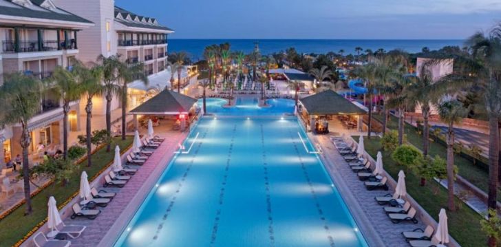 apsistokite DOBEDAN BEACH RESORT COMFORT (ex. Alva Donna Beach Resort Comfort) viešbutyje už gerą kainą.