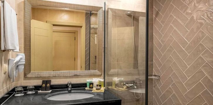 geras kainos ir kokybės santykis atostogoms - viešbutis UTOPIA WORLD HOTEL