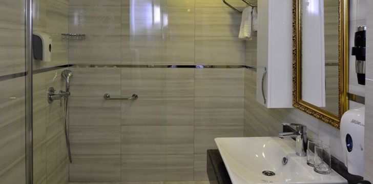 viešbutis AZURA DELUXE RESORT įsikūręs Turkija.