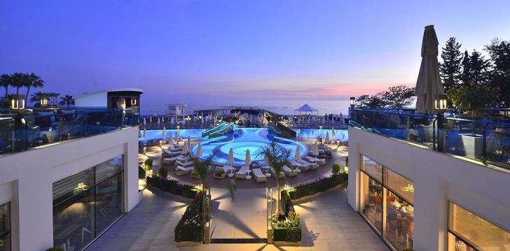 tavo atostogos prasideda viešbutyje AZURA DELUXE RESORT