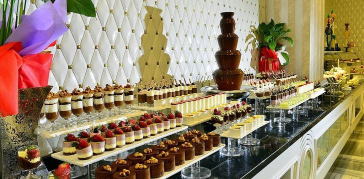 viešbutis AZURA DELUXE RESORT įsikūręs Turkija. 