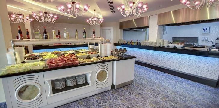 geras kainos ir kokybės santykis atostogoms - viešbutis AZURA DELUXE RESORT