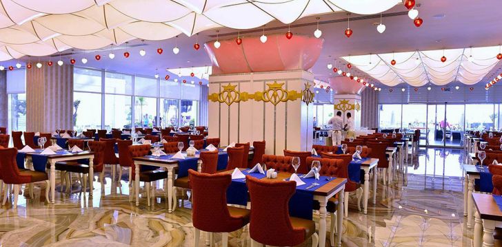 patogus viešbutis jūsų kelionei – 5* AZURA DELUXE RESORT
