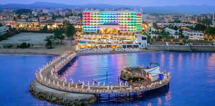 tavęs laukia poilsis Turkija įsikūrusiame AZURA DELUXE RESORT