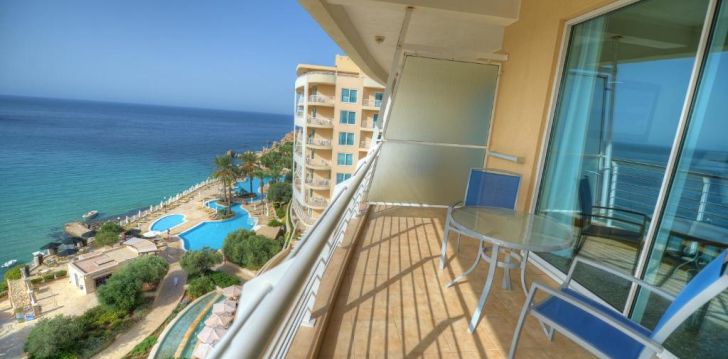 tavęs laukia poilsis Malta įsikūrusiame RADISSON BLU RESORT & SPA