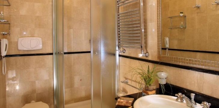 rinkitės viešbutį DEGLI ARANCI (Adults only) kelionei į Italija