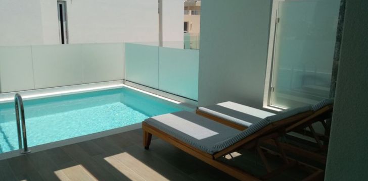 viešbutis MEROPI HOTEL & APARTMENTS įsikūręs Graikija.