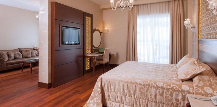 rinkitės viešbutį GURAL PREMIER TEKIROVA kelionei į Turkija