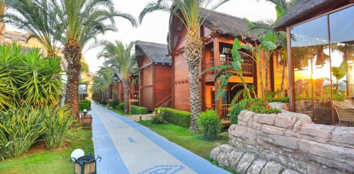 rinkitės viešbutį LONG BEACH RESORT HOTEL & SPA DELUXE kelionei į Turkija