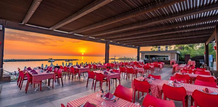 LONG BEACH RESORT HOTEL & SPA DELUXE - klientų vertinamas, kaip geras kainos ir kokybės santykis. 