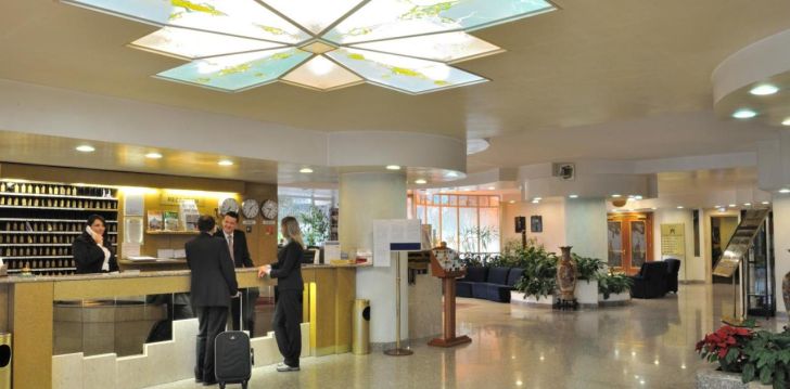 apsistokite PINETA PALACE viešbutyje už gerą kainą. 