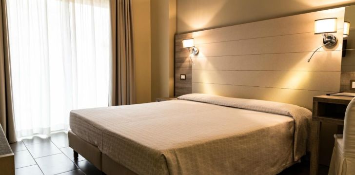 planuoji kelionę į Italija? apsistokite 4 viešbutyje PINETA PALACE.