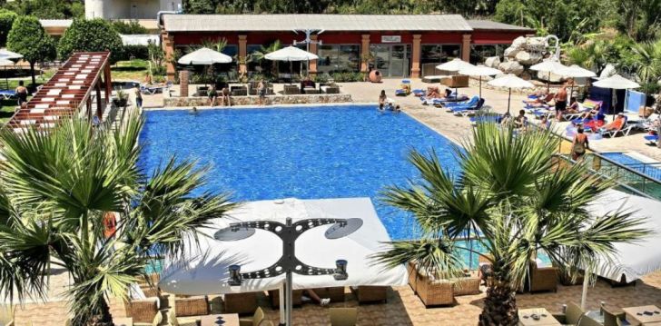 apsistokite ALL SENSES OCEAN BLUE SEASIDE RESORT viešbutyje už gerą kainą. 