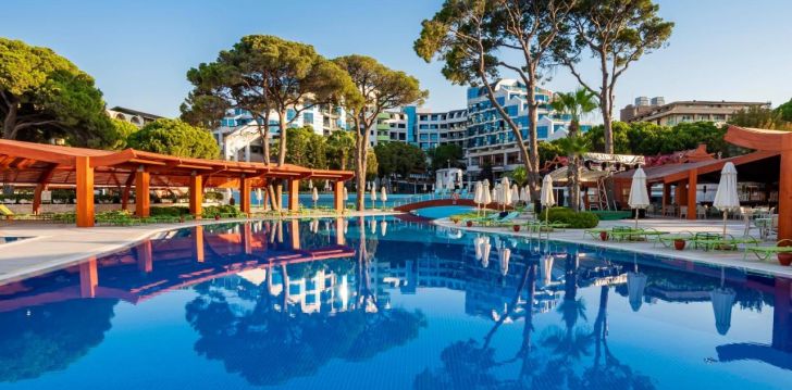 apsistokite PALOMA SENCIA (ex. CORNELIA DELUXE RESORT) viešbutyje už gerą kainą. 