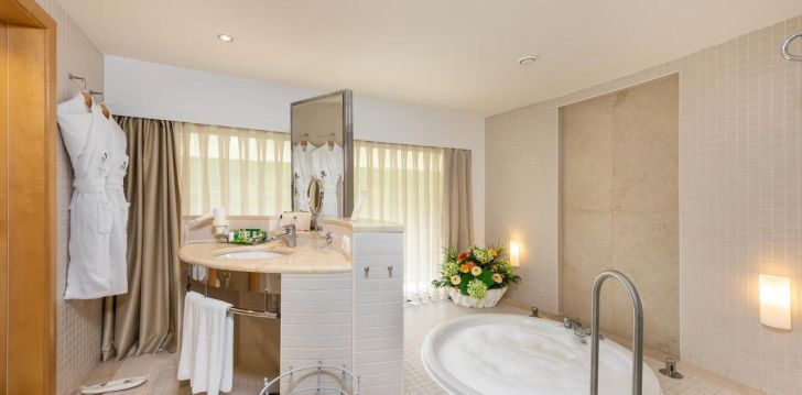 rinkitės viešbutį PALOMA SENCIA (ex. CORNELIA DELUXE RESORT) kelionei į Turkija