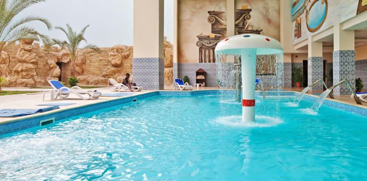 apsistokite TITANIC BEACH SPA & AQUA PARK viešbutyje už gerą kainą. 