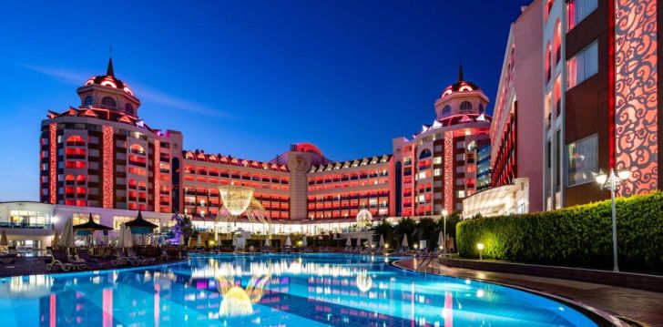 apsistokite DELPHIN BE GRAND RESORT viešbutyje už gerą kainą.