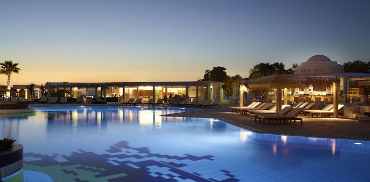 apsistokite SERITA BEACH RESORT viešbutyje už gerą kainą.