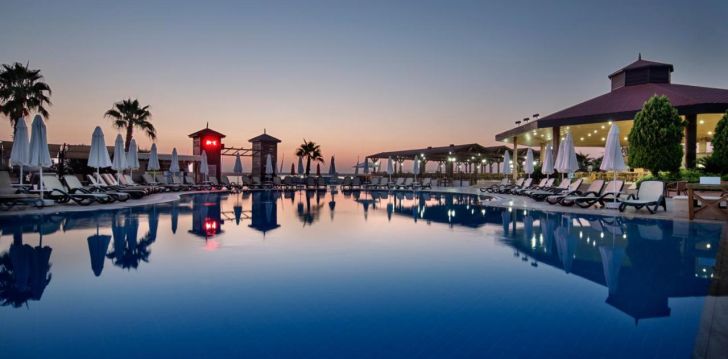 geras kainos ir kokybės santykis atostogoms - viešbutis CRYSTAL FLORA BEACH RESORT