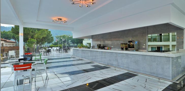 tavo atostogos prasideda viešbutyje CRYSTAL FLORA BEACH RESORT