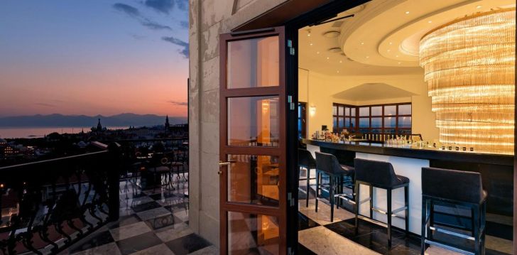 viešbutis TITANIC MARDAN PALACE įsikūręs Turkija.