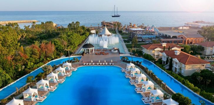 viešbutis TITANIC MARDAN PALACE įsikūręs Turkija. 