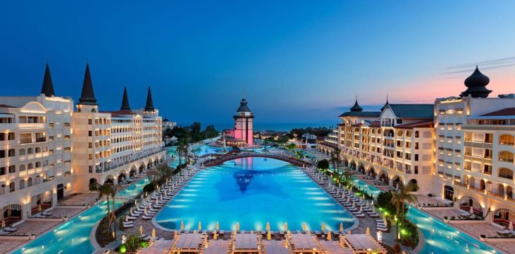 nepraleisk progos pailsėti už gerą kainą - viešbutyje TITANIC MARDAN PALACE