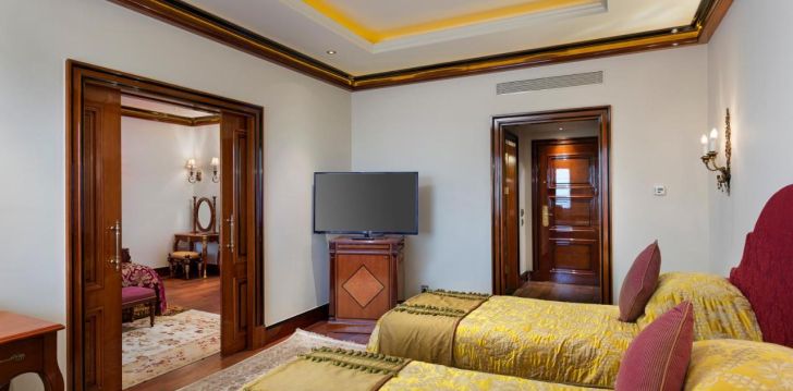 rinkitės viešbutį TITANIC MARDAN PALACE kelionei į Turkija